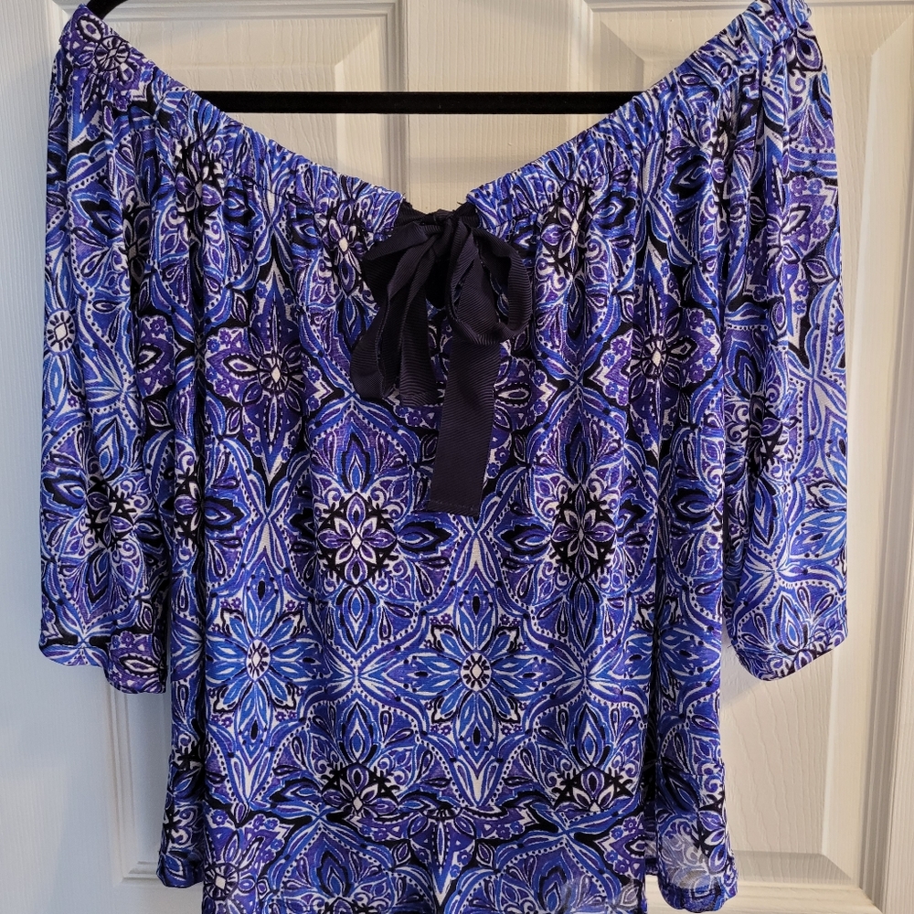 Ladies flowy top